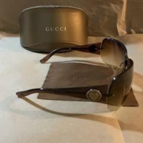 Gucci Shield Sunglassess main image 5